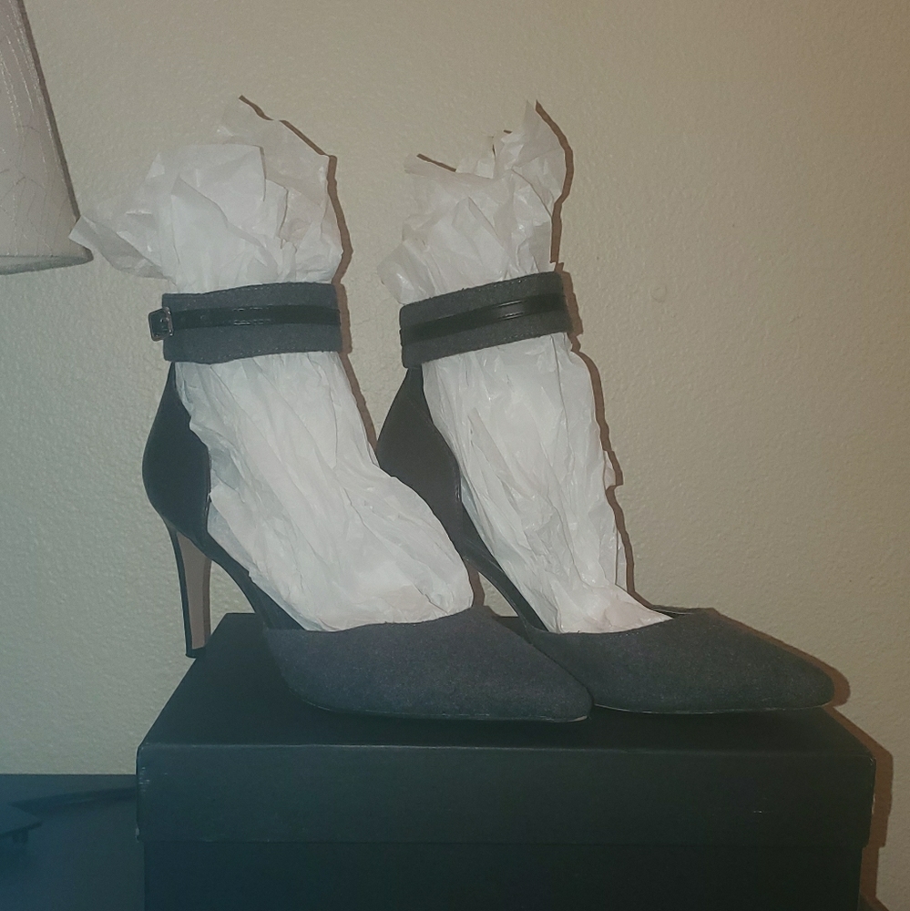 Leather and wool ankle strap pump